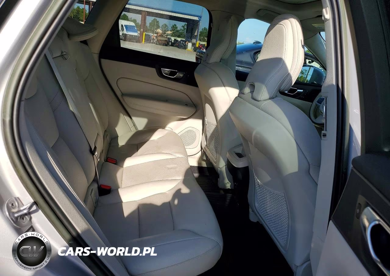 2022 Volvo Xc60 B5 Momentum VIN:YV4L12DK7N1078677 - 11