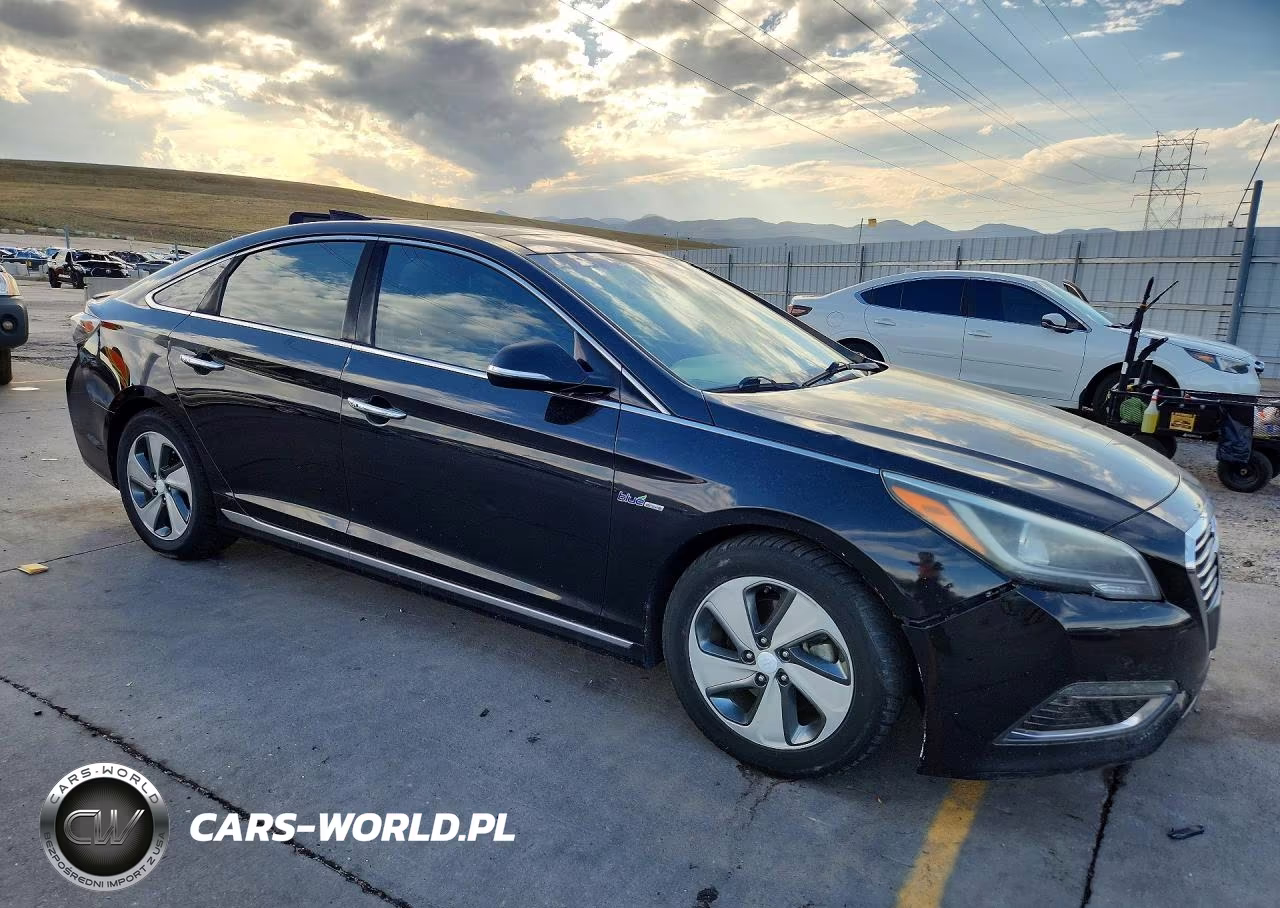 2016 Hyundai Sonata Hybrid Limited VIN:KMHE34L11GA017415 - 4