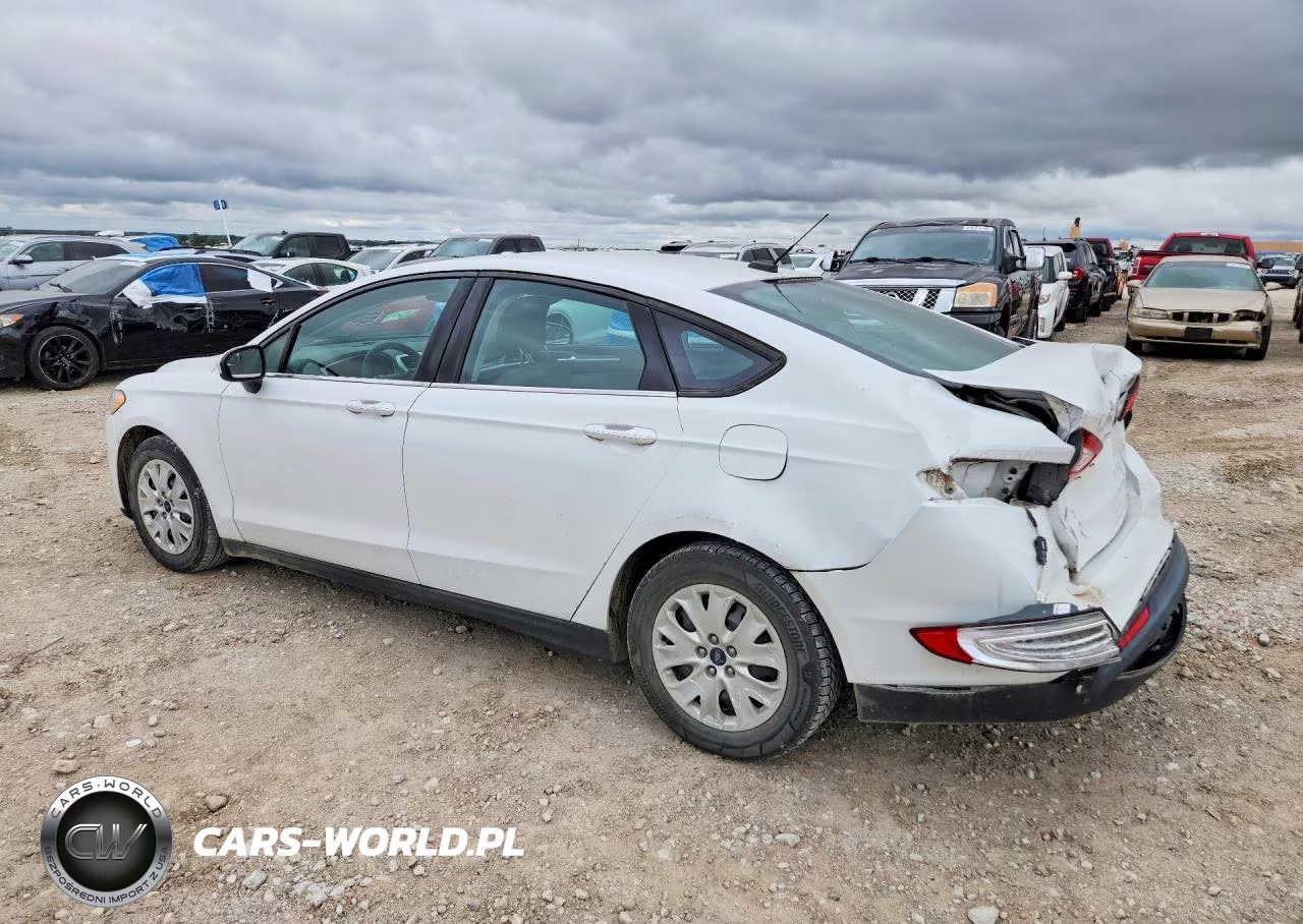 2013 Ford Fusion S VIN:3FA6P0G72DR291203 - 2