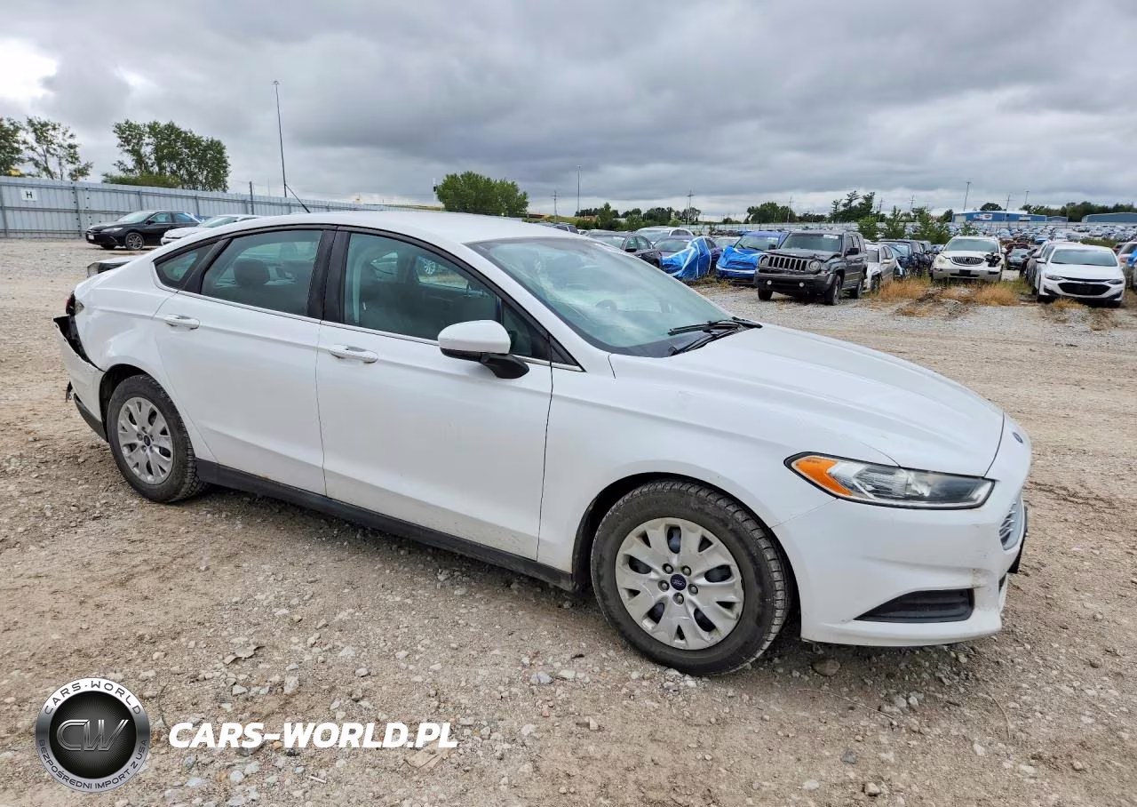 2013 Ford Fusion S VIN:3FA6P0G72DR291203 - 4
