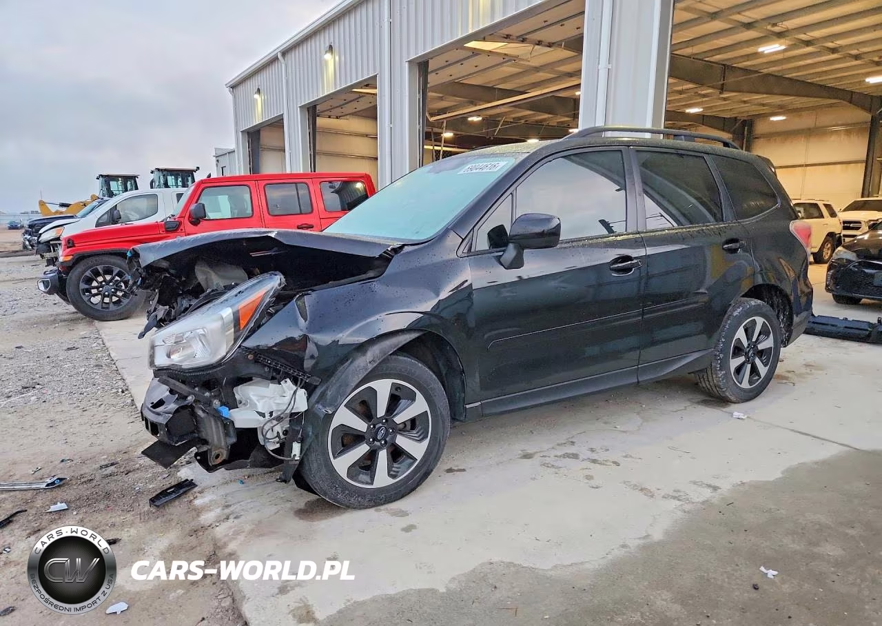 2018 Subaru Forester 2.5I Premium VIN:JF2SJAEC2JG586709 - 1