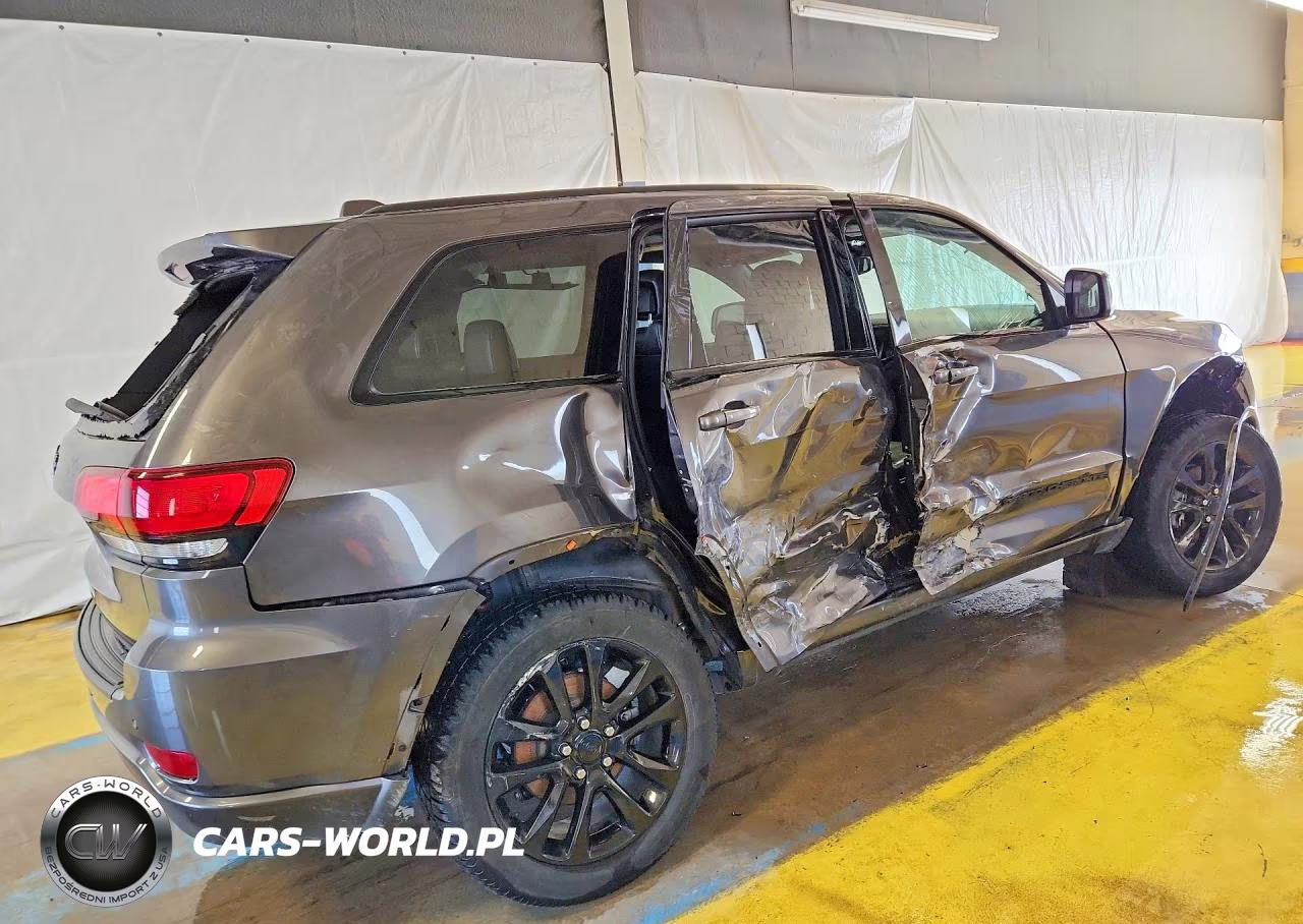 2020 Jeep Grand Cherokee Laredo VIN:1C4RJFAG5LC105607 - 3