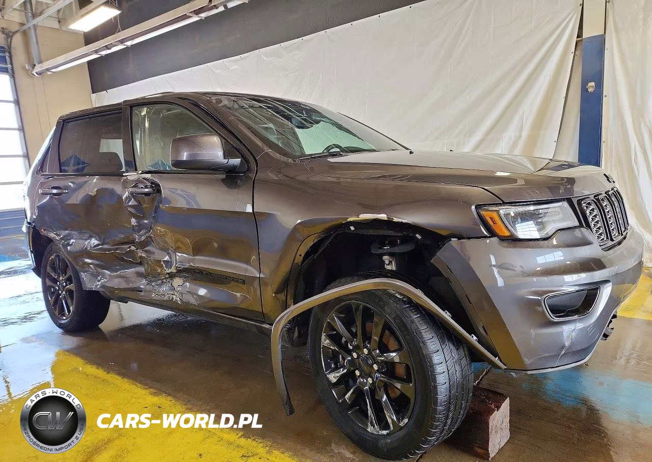 2020 Jeep Grand Cherokee Laredo VIN:1C4RJFAG5LC105607 - 4