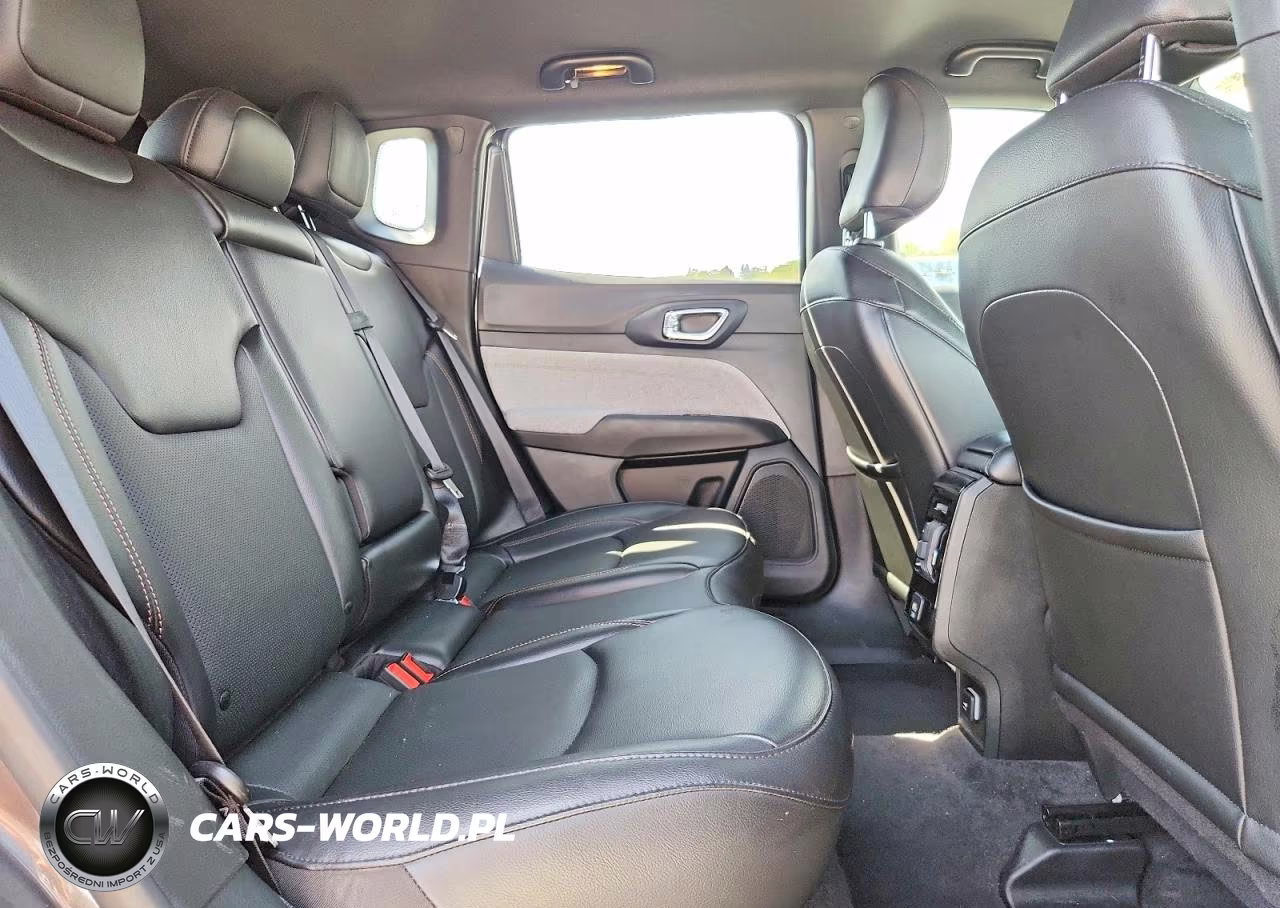 2023 Jeep Compass Latitude Lux VIN:3C4NJDFN3PT532630 - 11