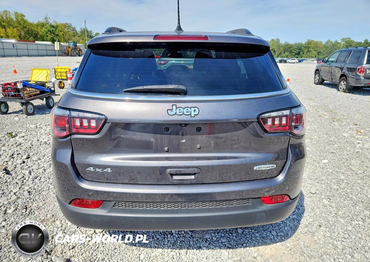 2023 Jeep Compass Latitude Lux VIN:3C4NJDFN3PT532630 - 6