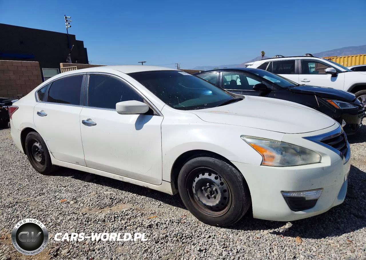 2015 Nissan Altima 2.5 S VIN:1N4AL3APXFN879369 - 4