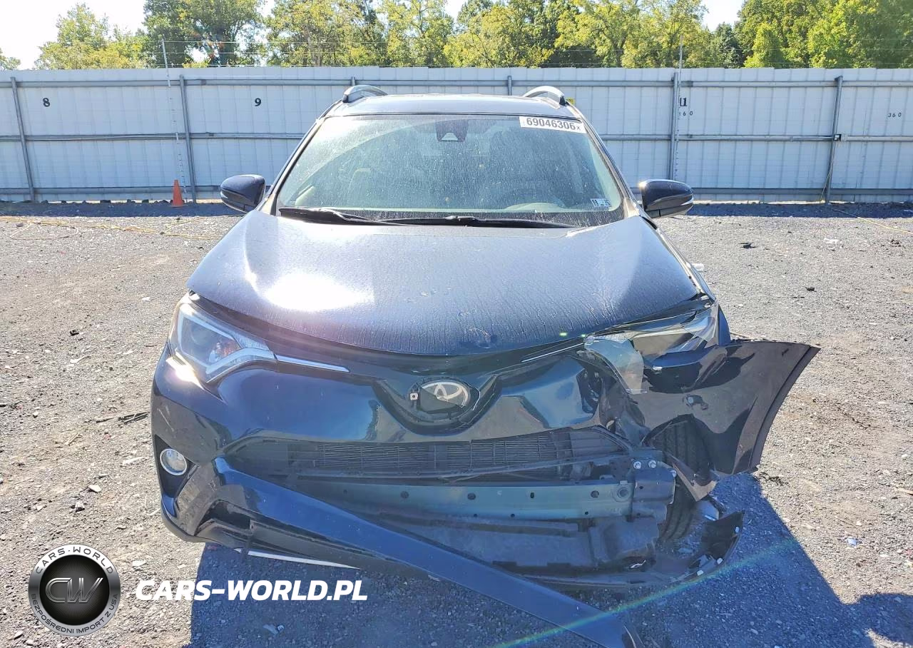 2018 Toyota Rav4 Xle VIN:JTMRFREV0JJ721221 - 5