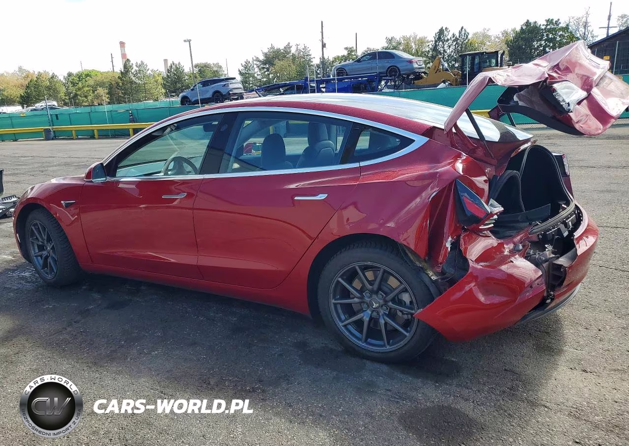 2018 Tesla Model 3 VIN:5YJ3E1EB4JF104752 - 2