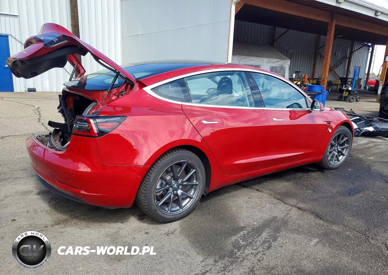 2018 Tesla Model 3 VIN:5YJ3E1EB4JF104752 - 3