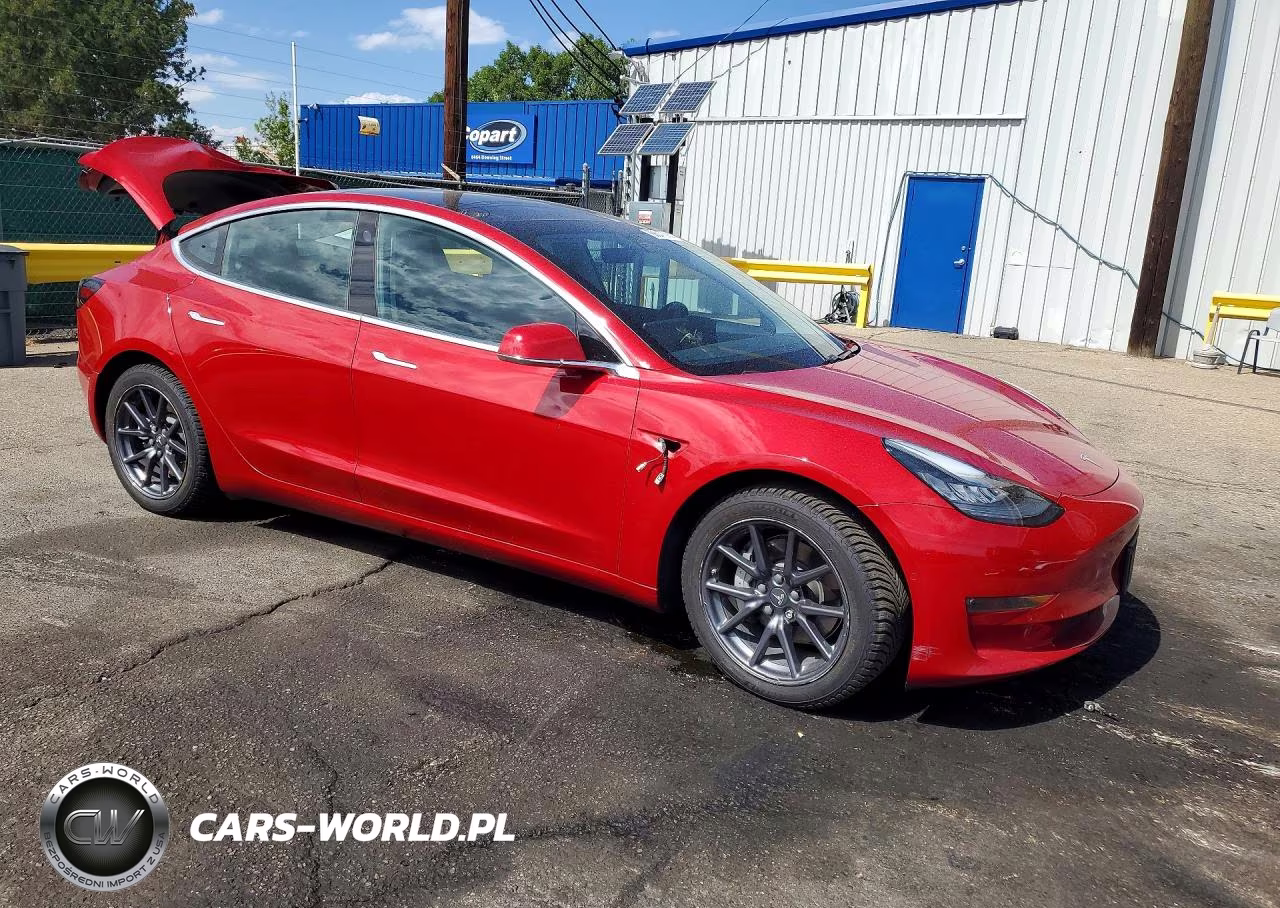 2018 Tesla Model 3 VIN:5YJ3E1EB4JF104752 - 4