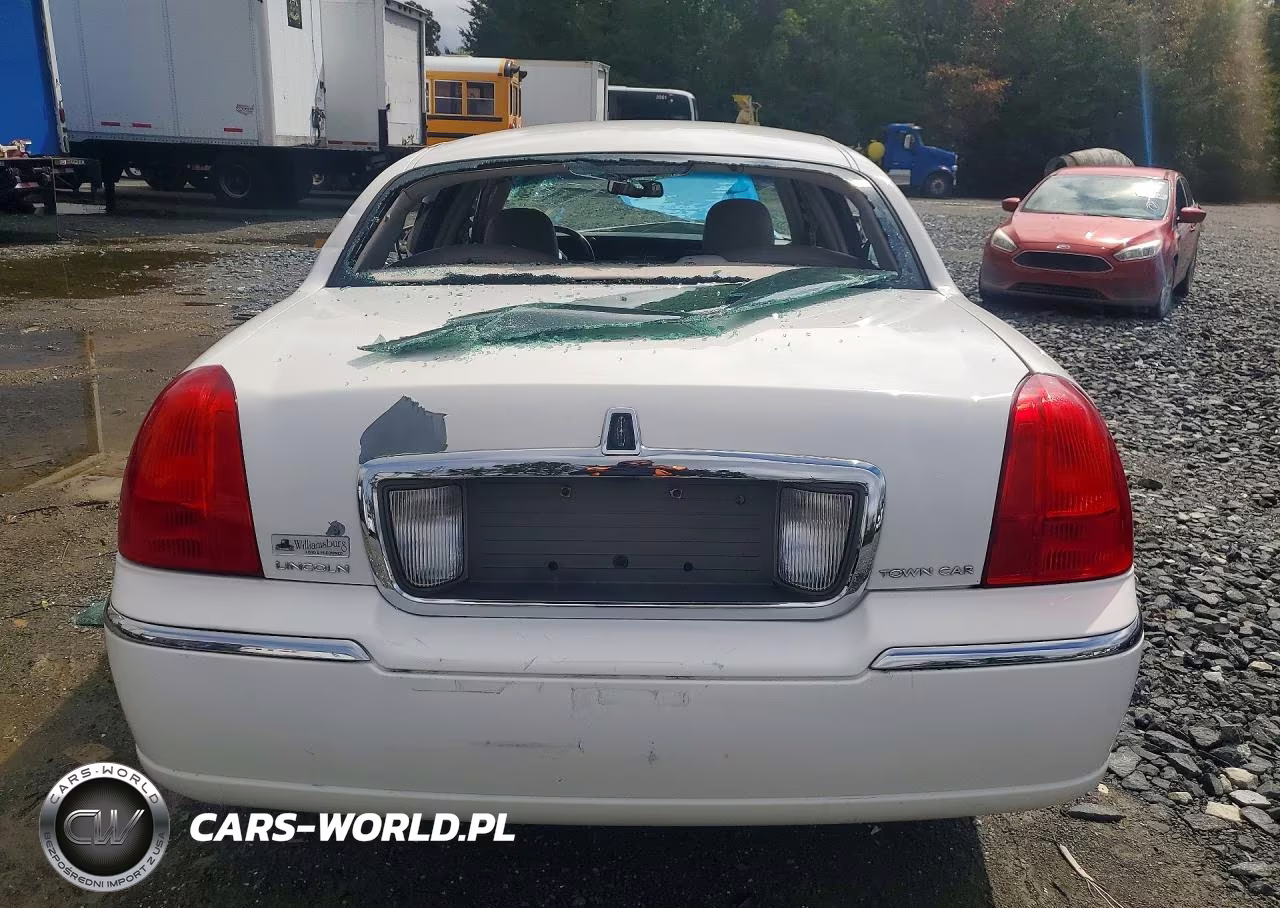 2006 Lincoln Town Car Signature Limited VIN:1LNHM82V96Y624674 - 6