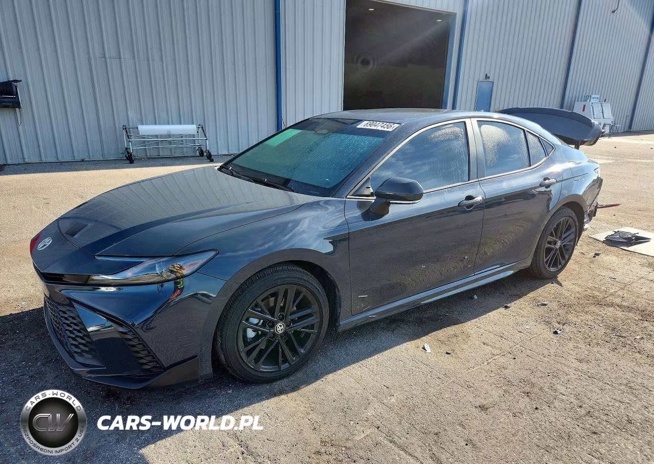 2025 Toyota Camry Se – zdjęcie 1 z 13