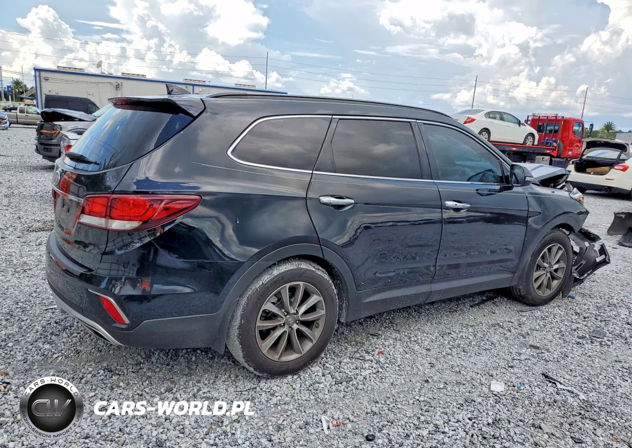 2018 Hyundai Santa Fe Se VIN:KM8SN4HF5JU260152 - 3