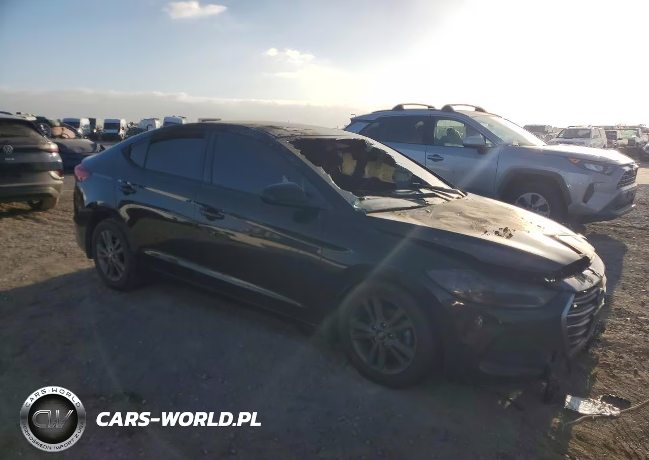 2018 Hyundai Elantra Sel VIN:5NPD84LFXJH293170 - 4