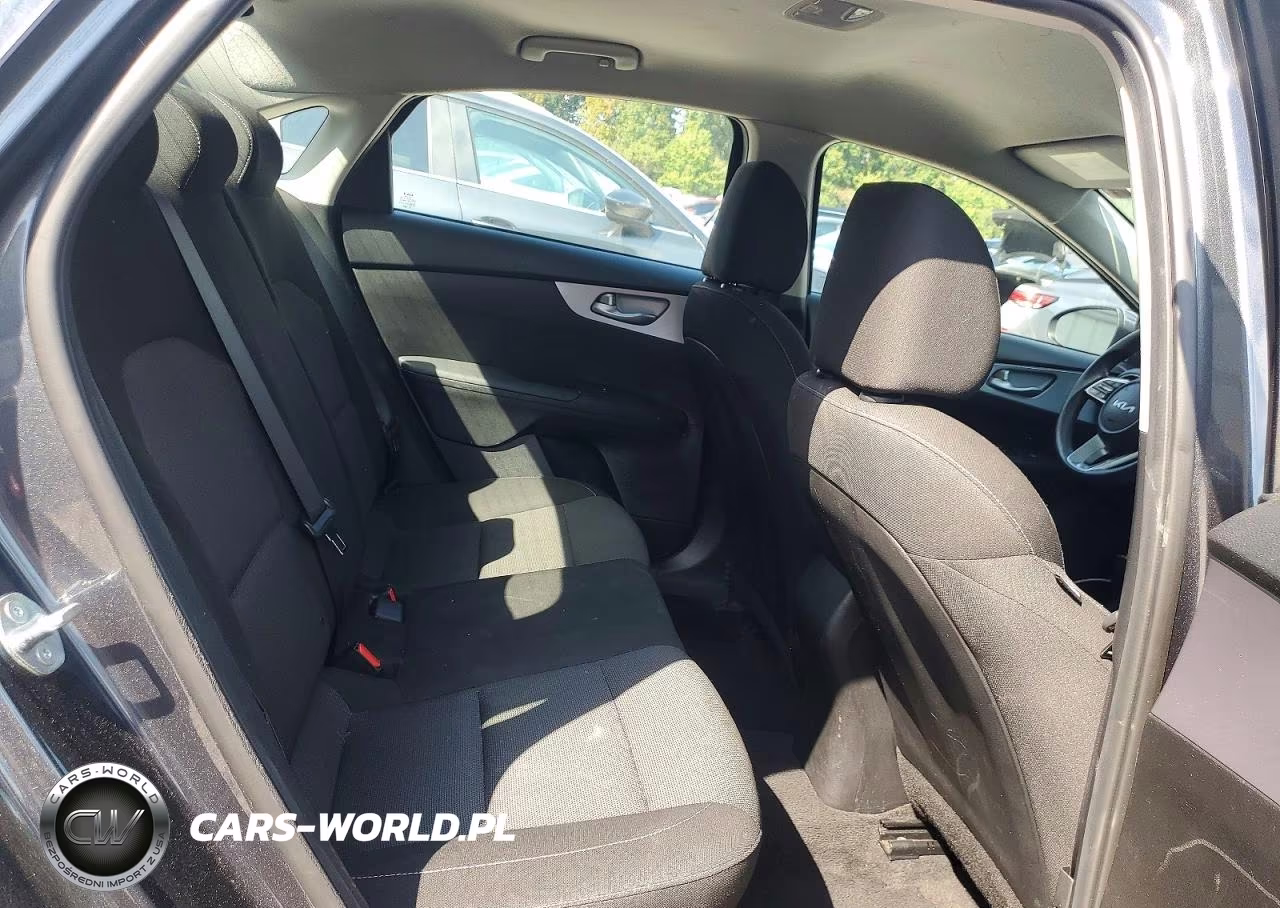 2024 Kia Forte Lxs VIN:3KPF24AD2RE725827 - 10
