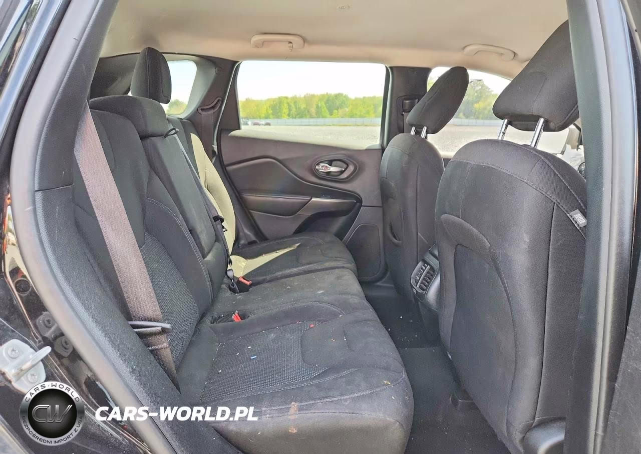 2020 Jeep Cherokee Latitude VIN:1C4PJLCB6LD620312 - 11