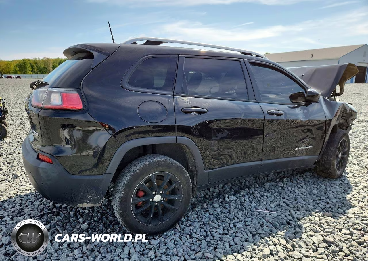 2020 Jeep Cherokee Latitude VIN:1C4PJLCB6LD620312 - 3