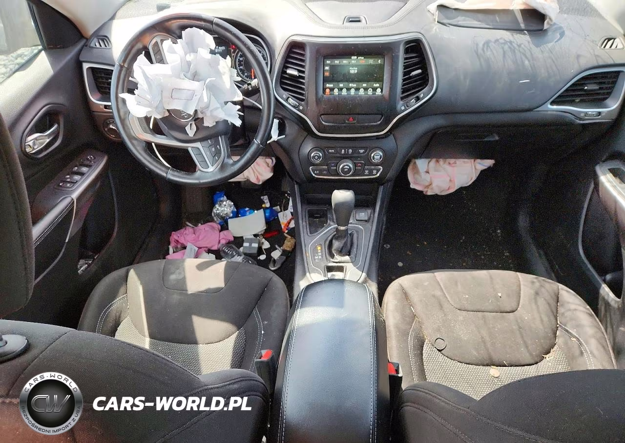 2020 Jeep Cherokee Latitude VIN:1C4PJLCB6LD620312 - 8