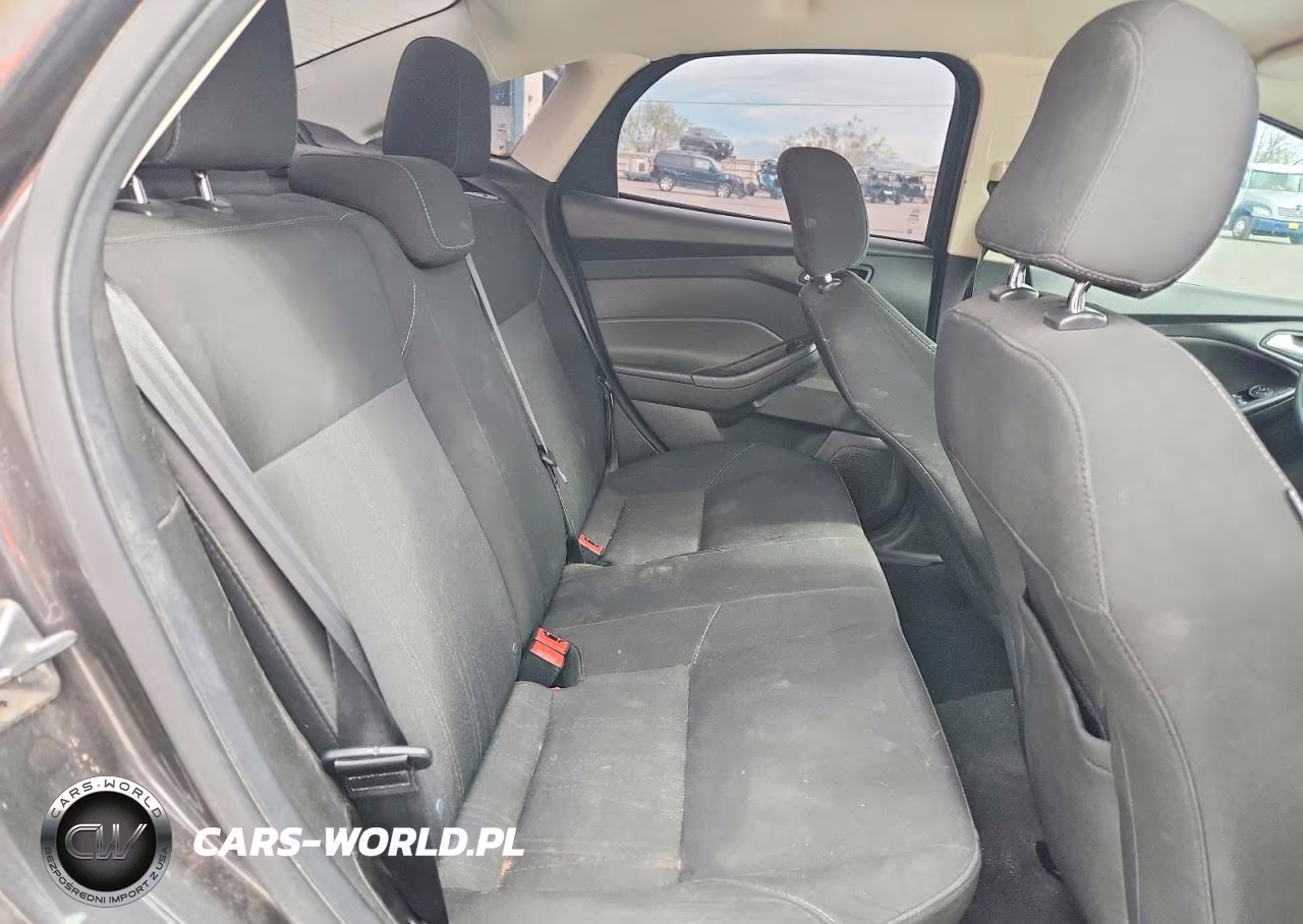 2017 Ford Focus Se VIN:1FADP3F28HL204603 - 10