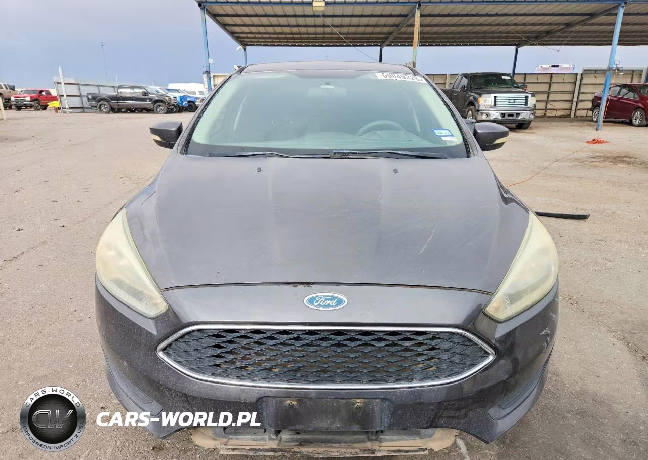 2017 Ford Focus Se VIN:1FADP3F28HL204603 - 5