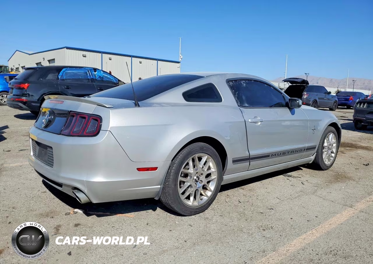 2013 Ford Mustang VIN:1ZVBP8AM6D5279559 - 3
