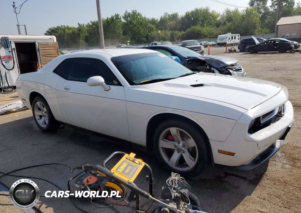 2013 Dodge Challenger Sxt VIN:2C3CDYAG1DH607252 - 4