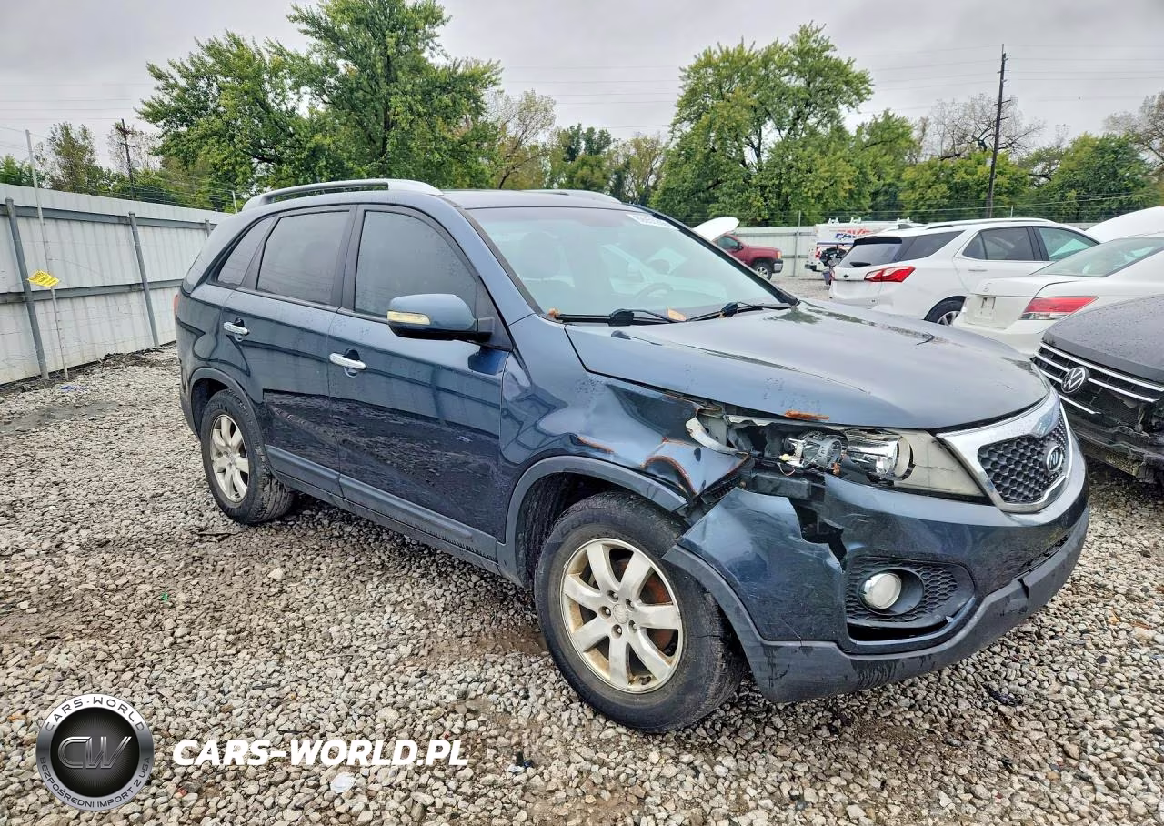 2011 Kia Sorento Lx VIN:5XYKT3A12BG084215 - 4