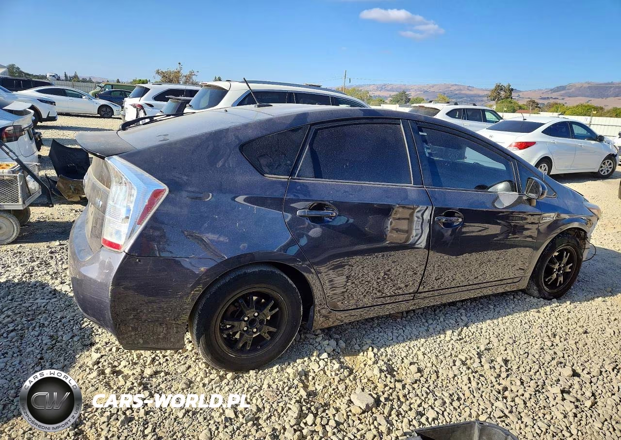 2011 Toyota Prius Two VIN:JTDKN3DU6B0268126 - 3