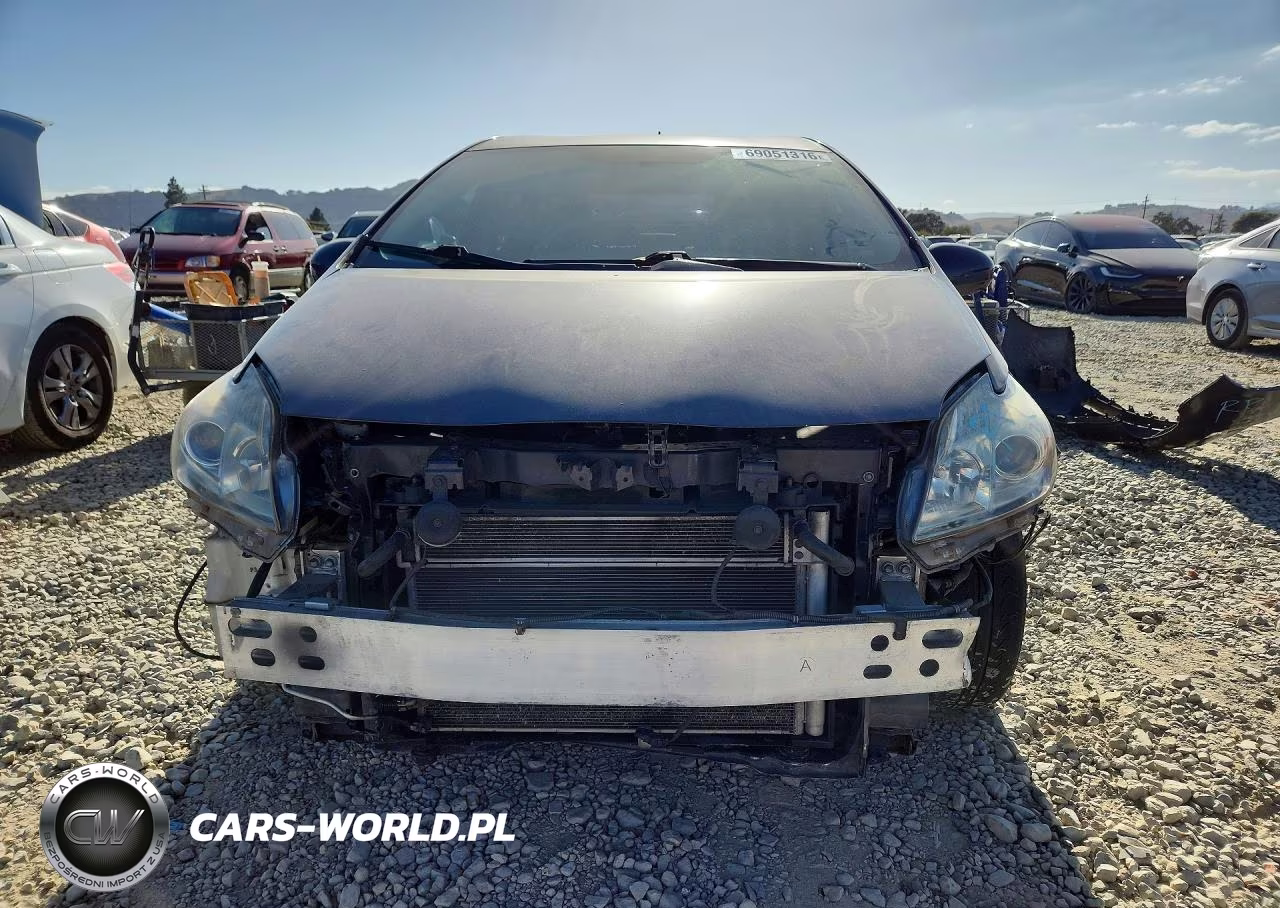 2011 Toyota Prius Two VIN:JTDKN3DU6B0268126 - 5