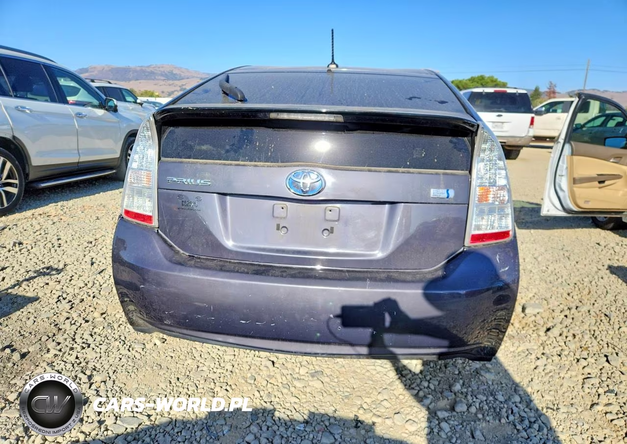 2011 Toyota Prius Two VIN:JTDKN3DU6B0268126 - 6
