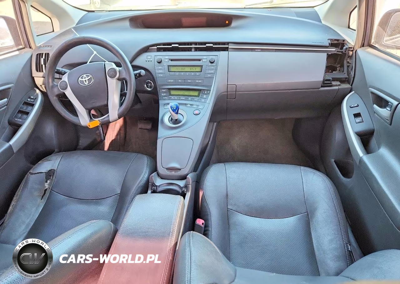 2011 Toyota Prius Two VIN:JTDKN3DU6B0268126 - 8