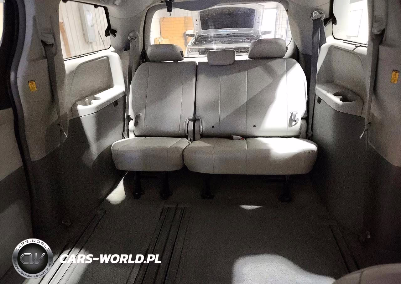 2012 Toyota Sienna Xle 8-Passenger VIN:5TDYK3DC4CS259773 - 10