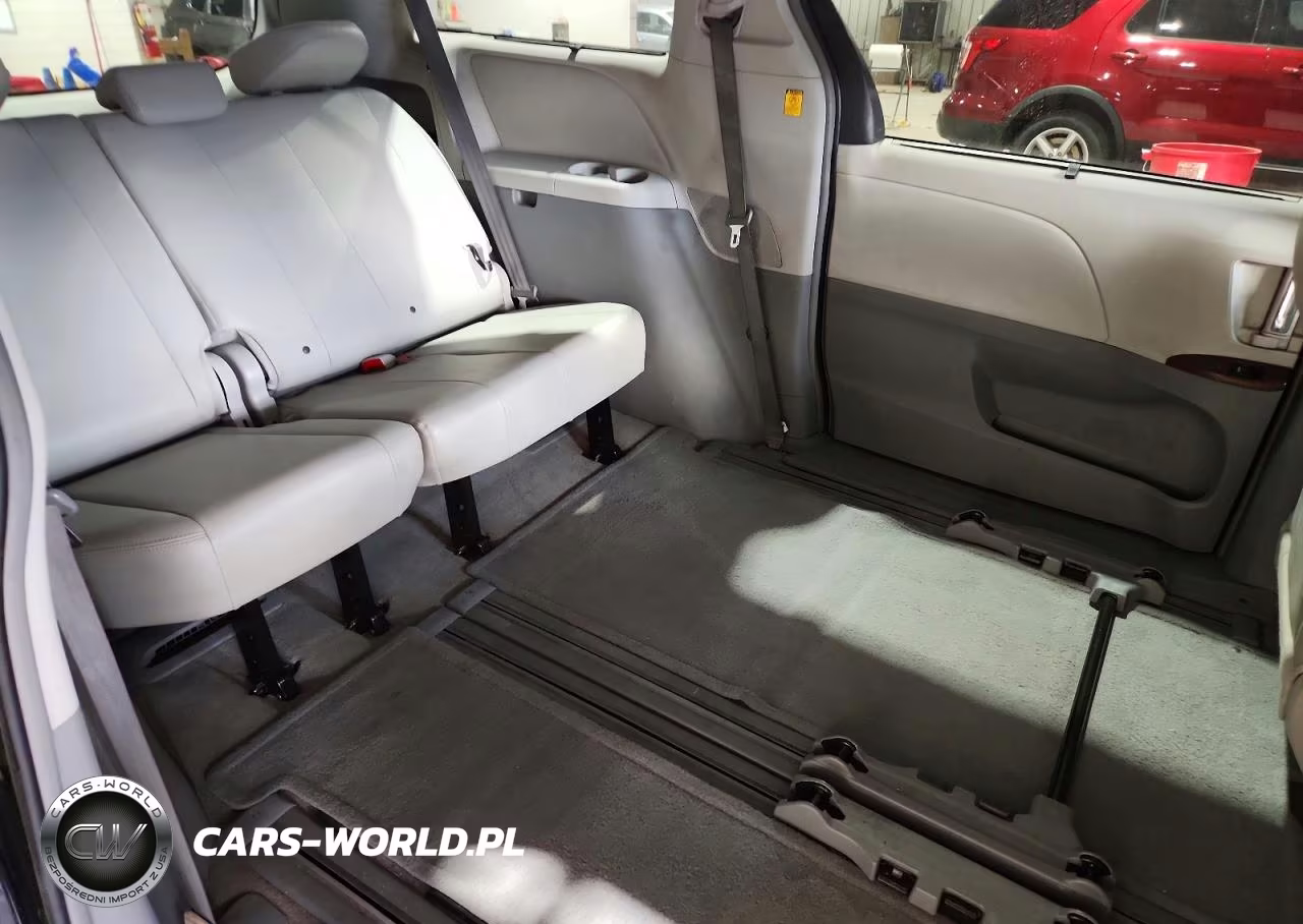 2012 Toyota Sienna Xle 8-Passenger VIN:5TDYK3DC4CS259773 - 11