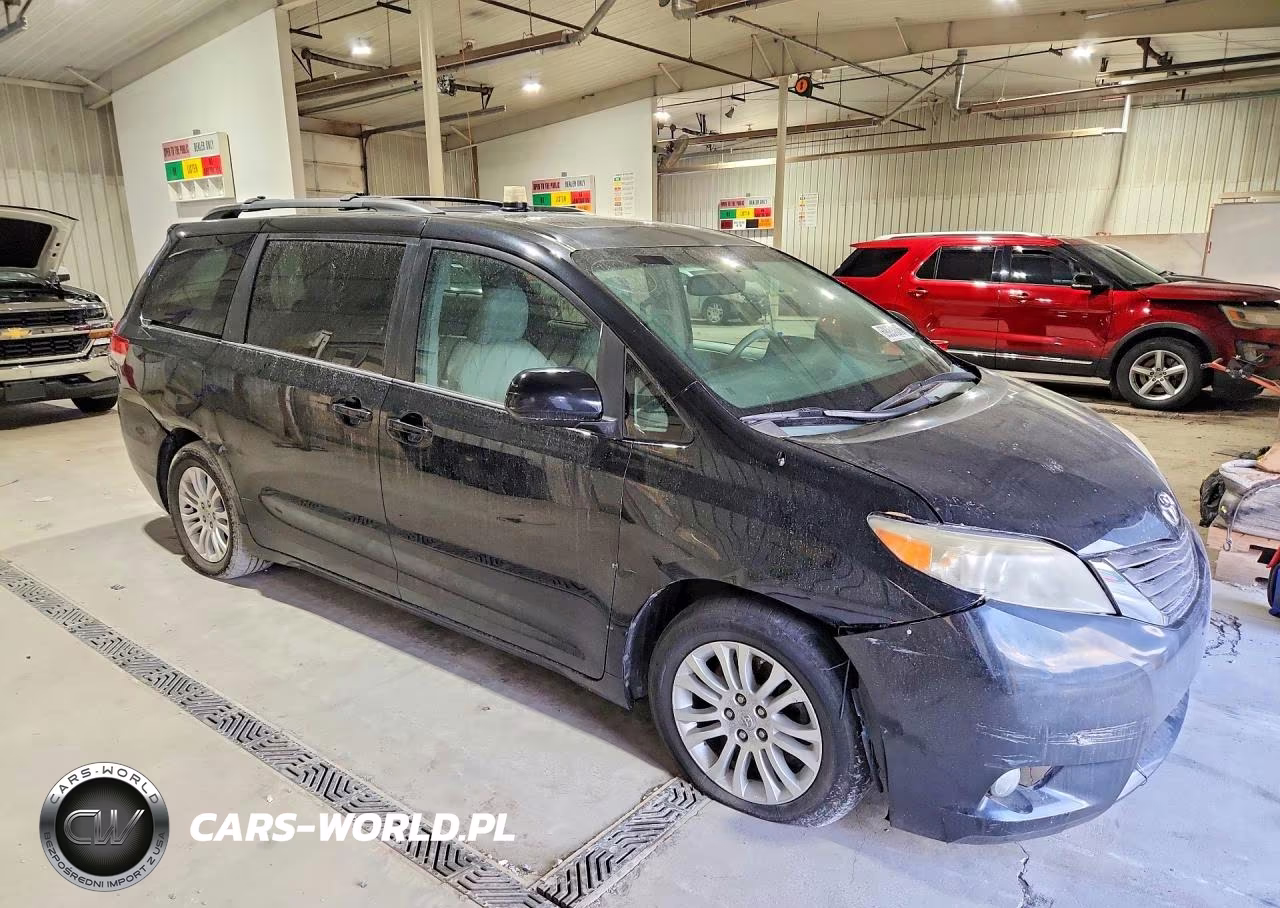 2012 Toyota Sienna Xle 8-Passenger VIN:5TDYK3DC4CS259773 - 4