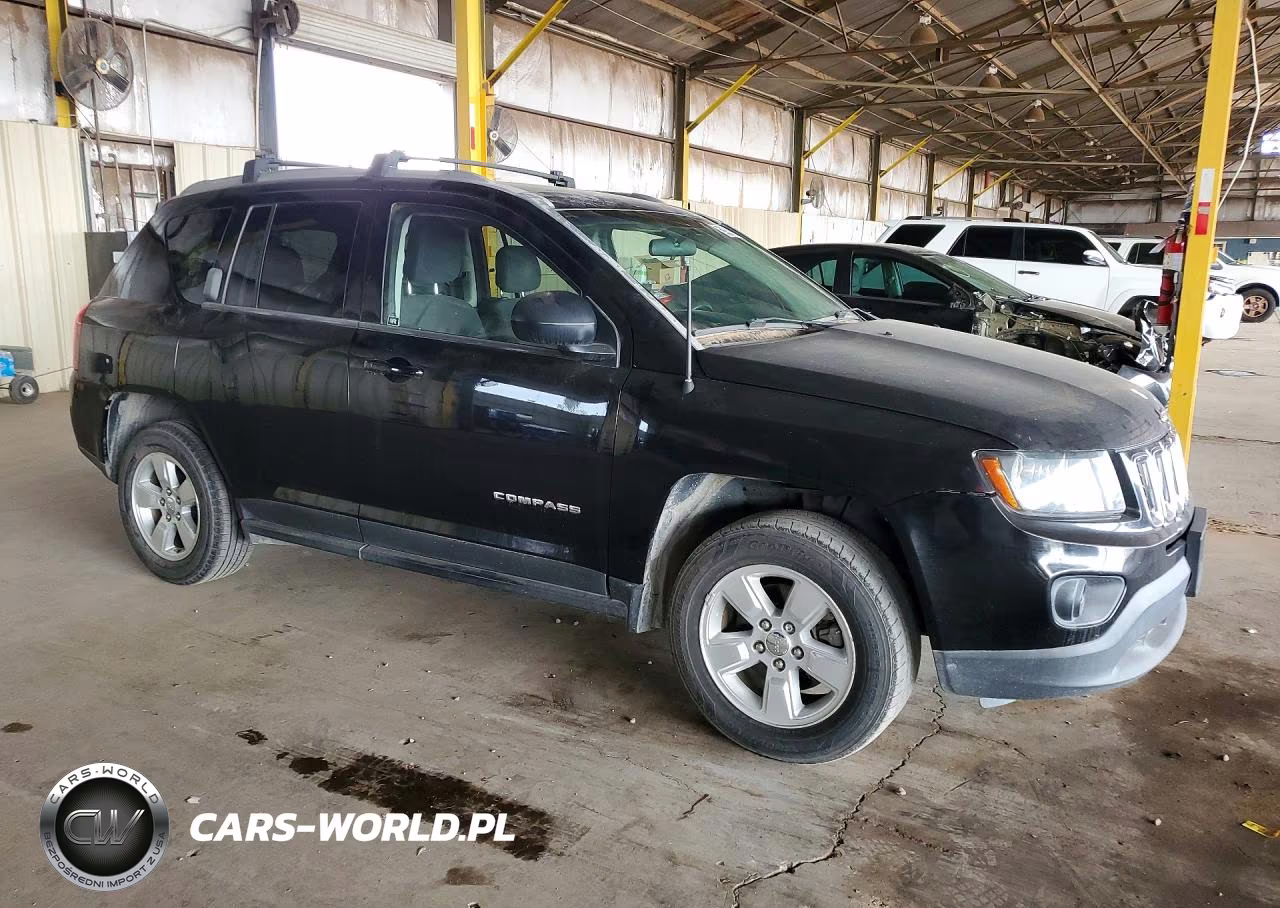 2015 Jeep Compass Sport VIN:1C4NJCBA0FD396927 - 4