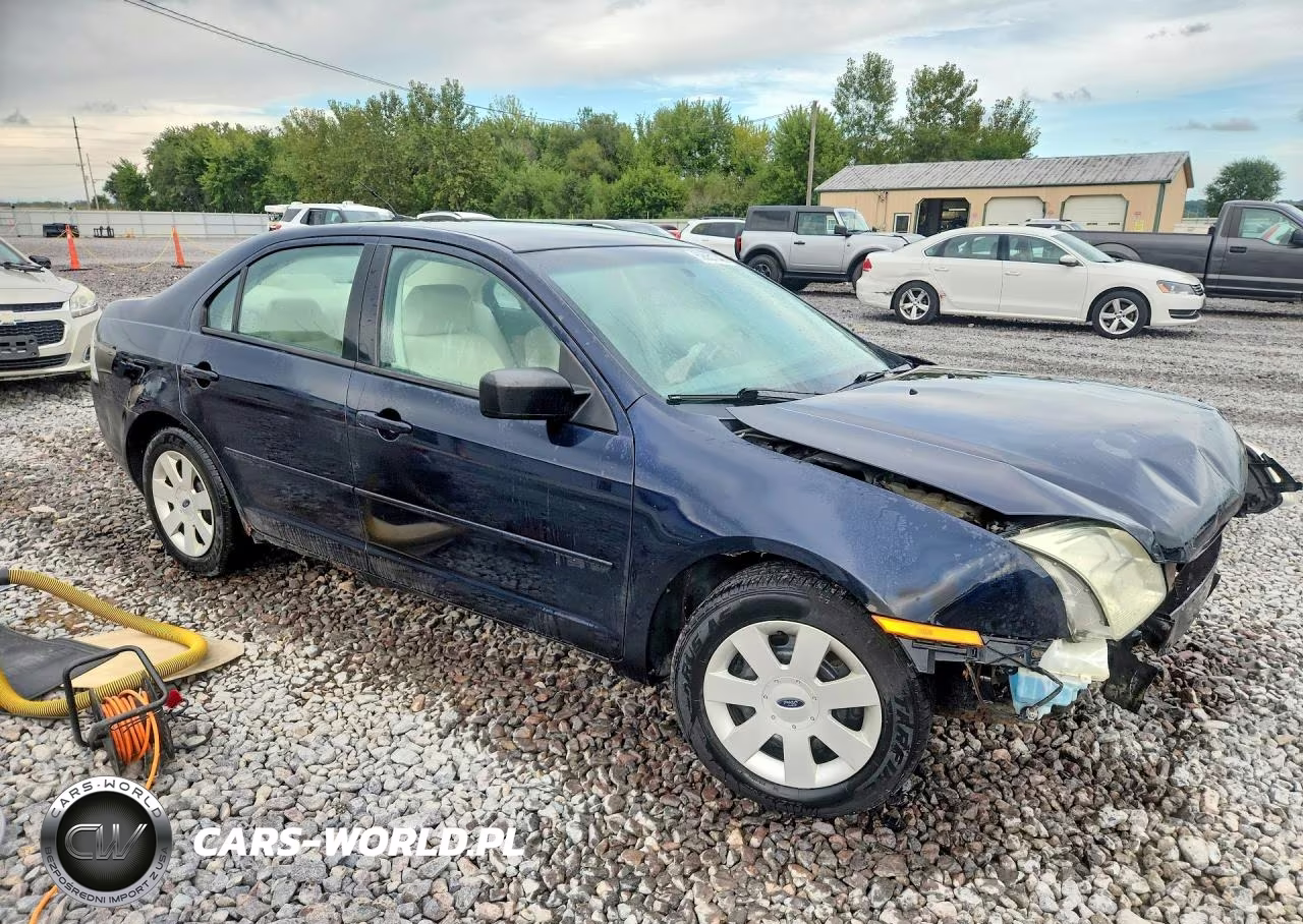 2008 Ford Fusion S VIN:3FAHP06ZX8R194168 - 4