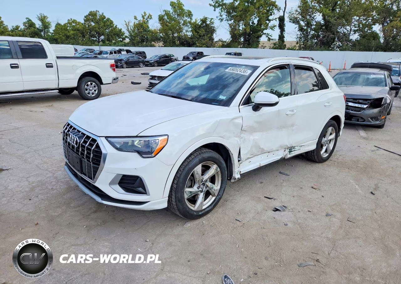 2019 Audi Q3 Premium VIN:WA1AECF37K1079425 - 1