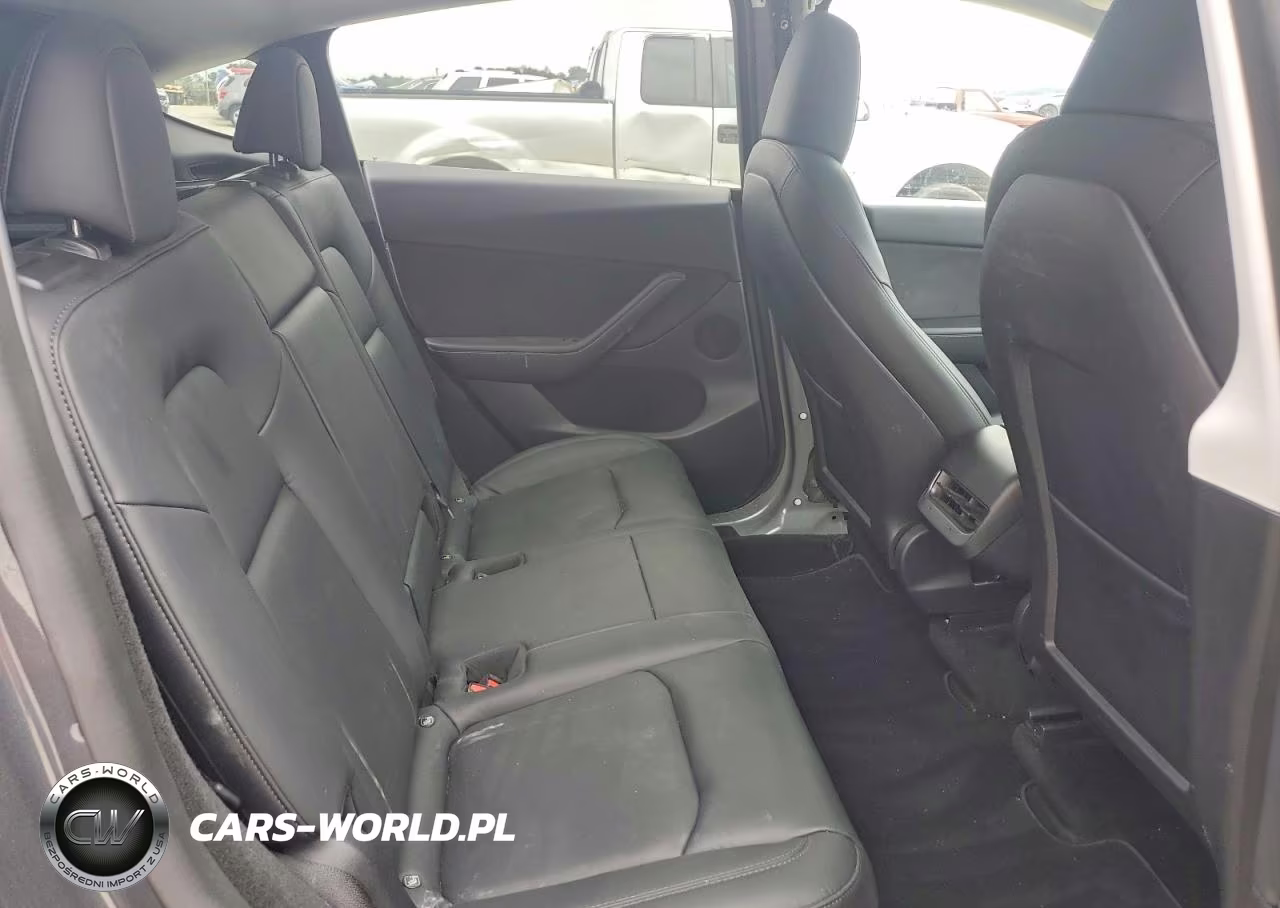 2022 Tesla Model Y VIN:7SAYGDEE1NA005548 - 11