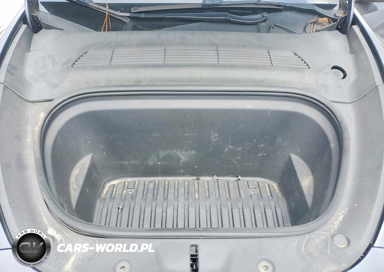 2022 Tesla Model Y VIN:7SAYGDEE1NA005548 - 12