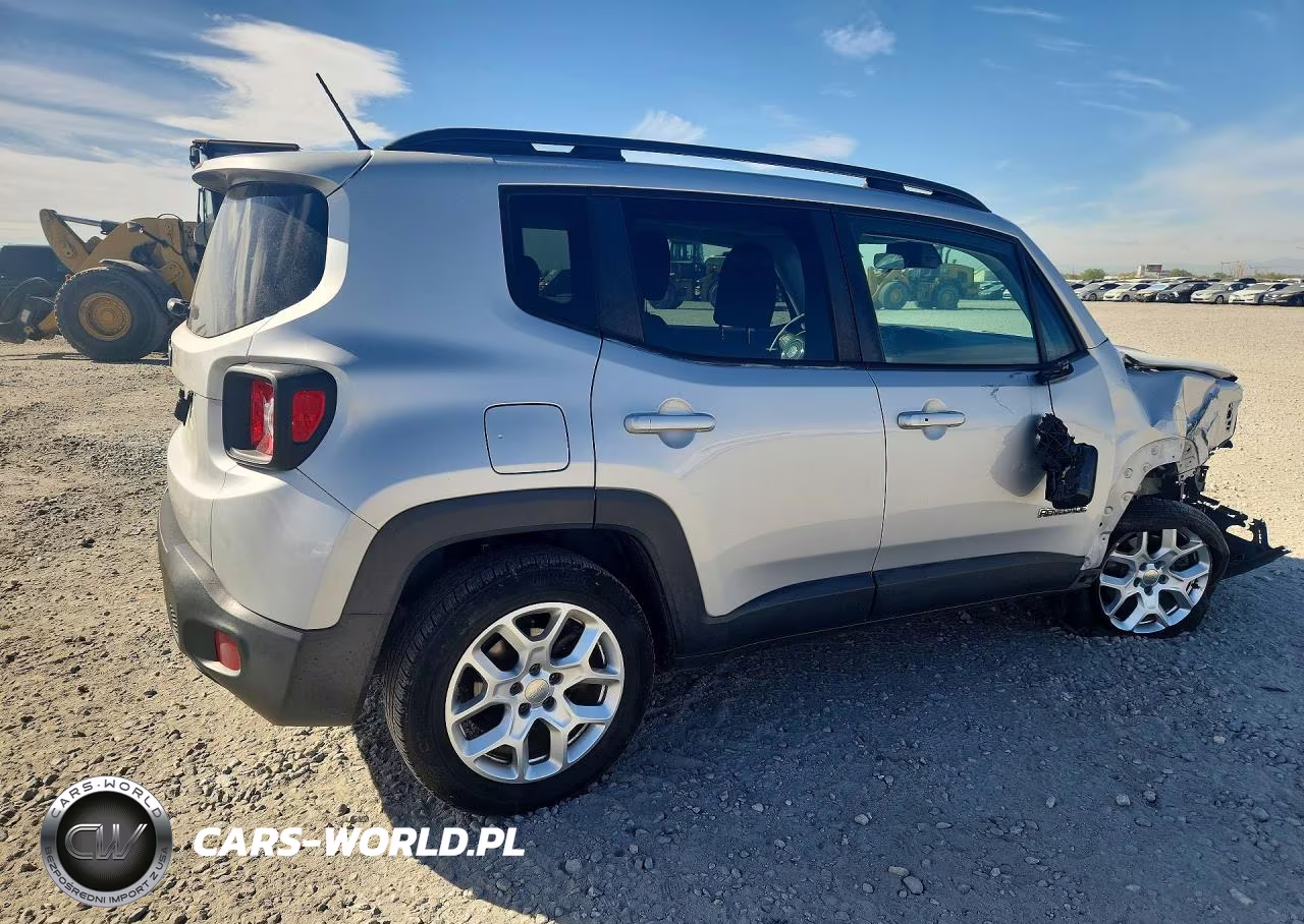 2015 Jeep Renegade Latitude VIN:ZACCJBBT4FPC39552 - 3