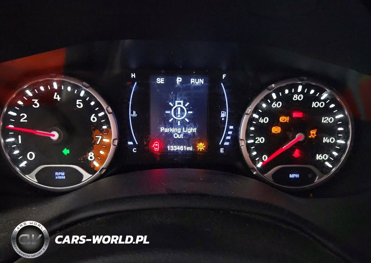 2018 Jeep Renegade Latitude VIN:ZACCJABB1JPH28551 - 9