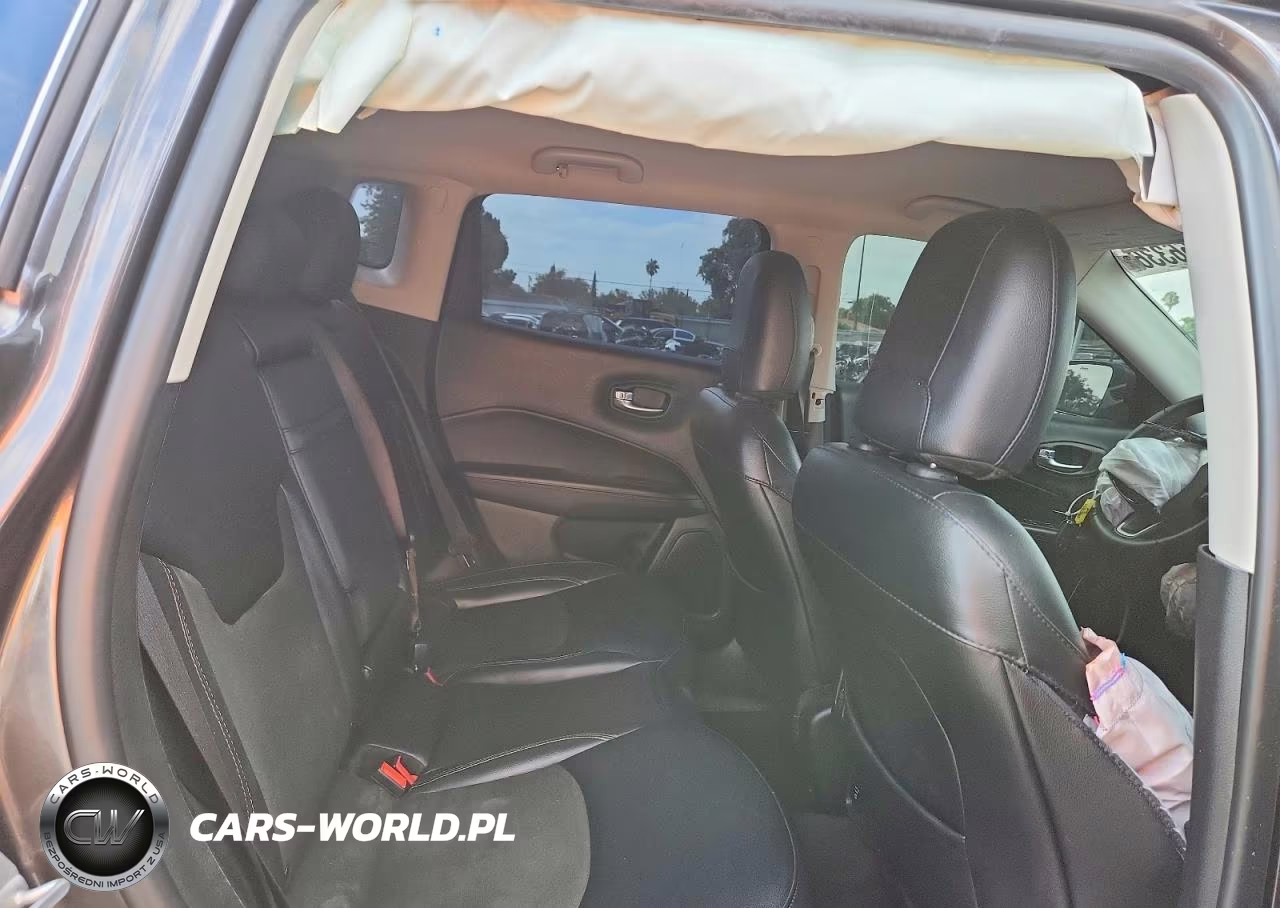 2019 Jeep Compass Latitude VIN:3C4NJCBB4KT750445 - 11