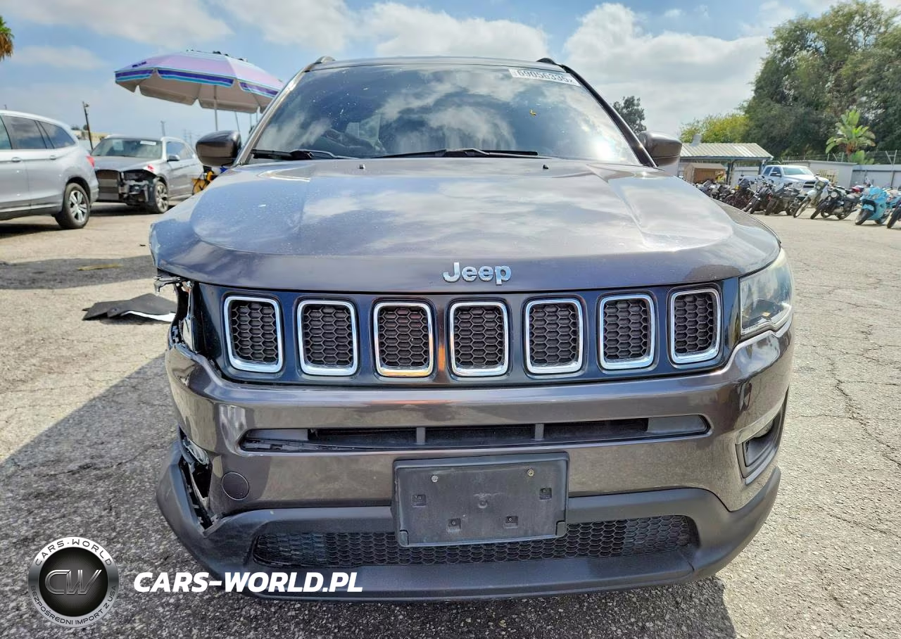 2019 Jeep Compass Latitude VIN:3C4NJCBB4KT750445 - 5