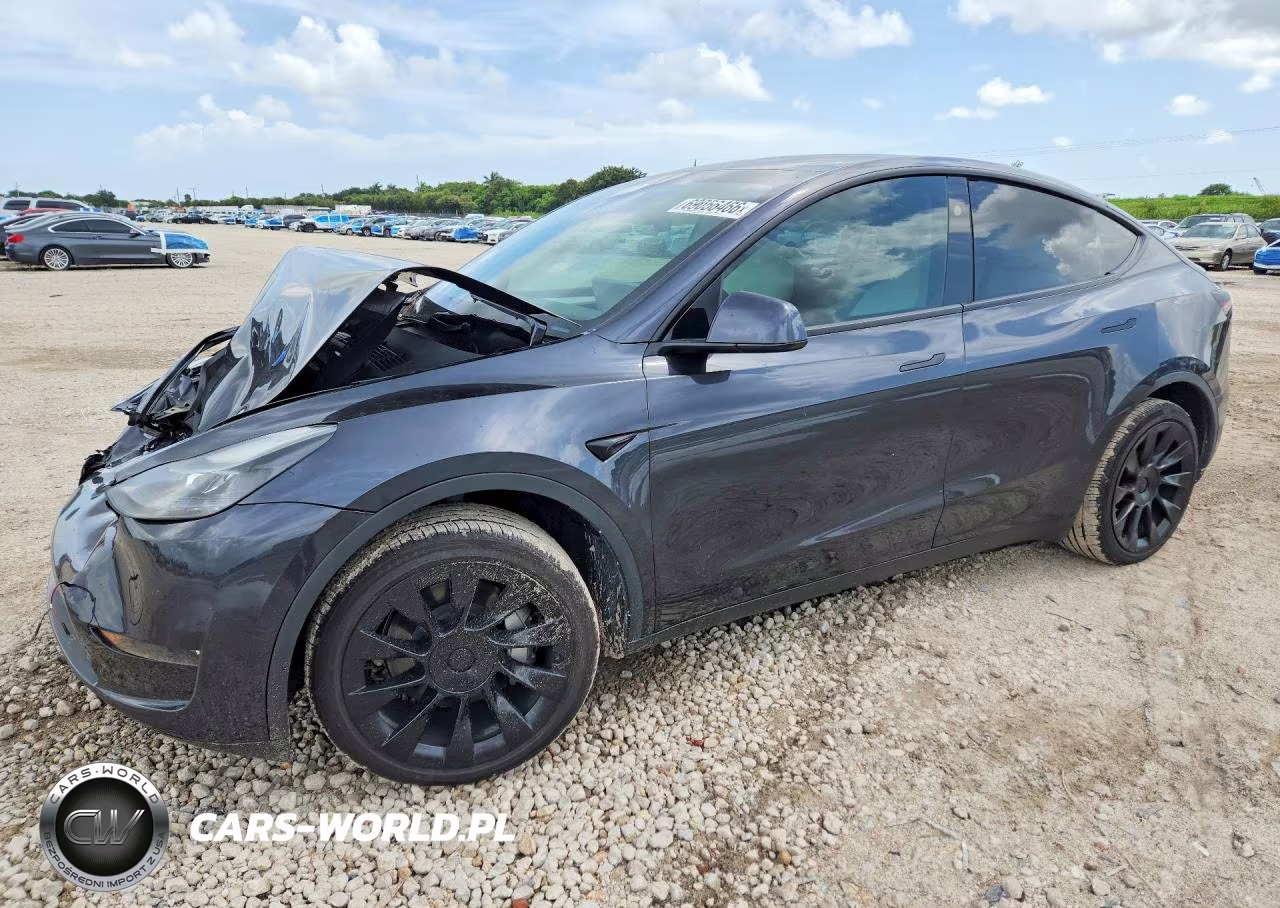 2024 Tesla Model Y – zdjęcie 1 z 13