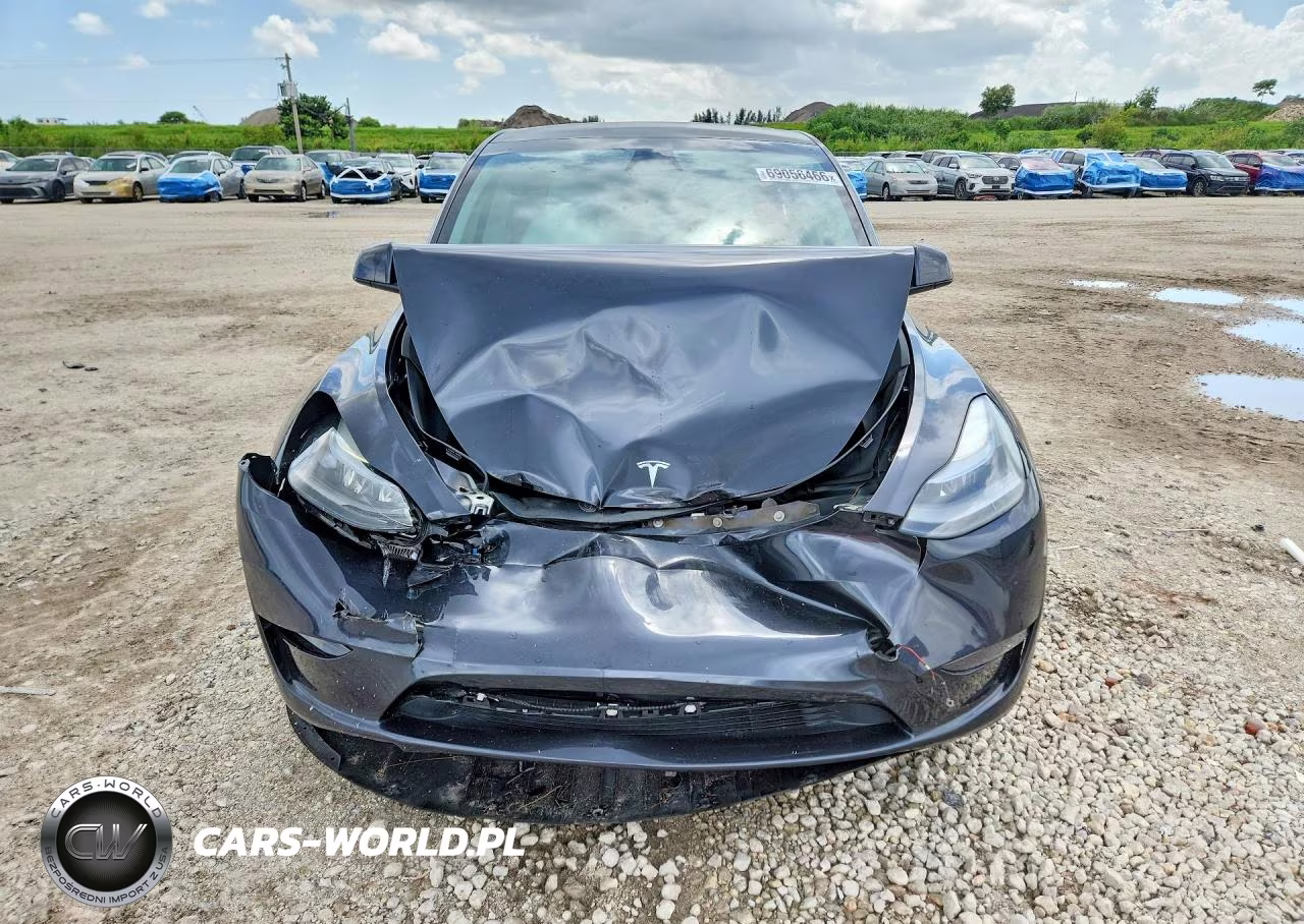 2024 Tesla Model Y VIN:7SAYGDEE5RA218511 - 5