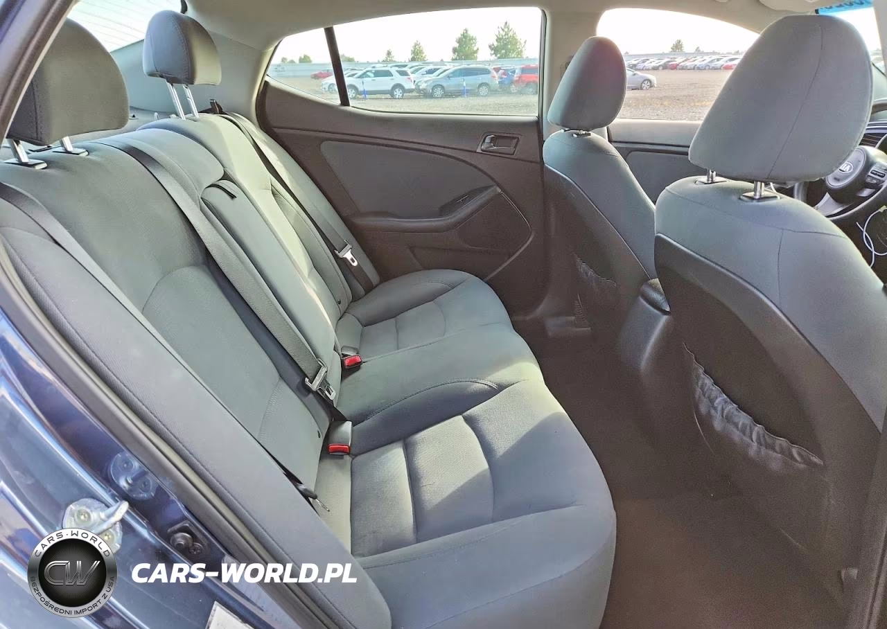 2015 Kia Optima Lx VIN:5XXGM4A70FG443620 - 10