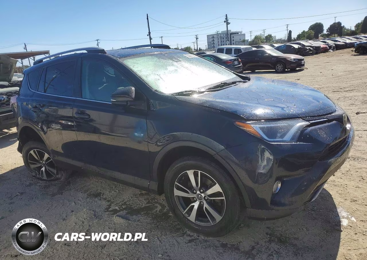 2017 Toyota Rav4 Xle VIN:JTMWFREVXHD105019 - 4