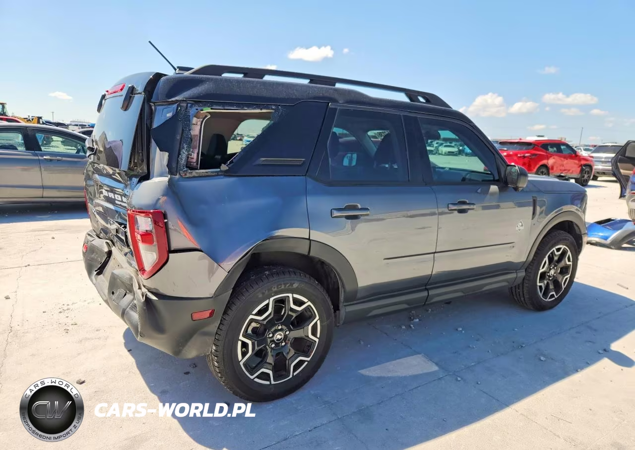 2025 Ford Bronco Sport Outer Banks VIN:3FMCR9CN3SRE15696 - 3