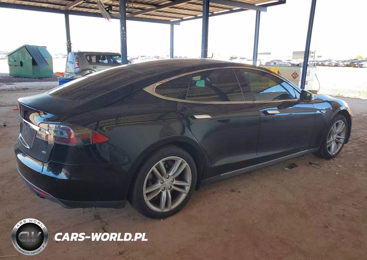 2015 Tesla Model S 85 VIN:5YJSA1H17FF085373 - 3