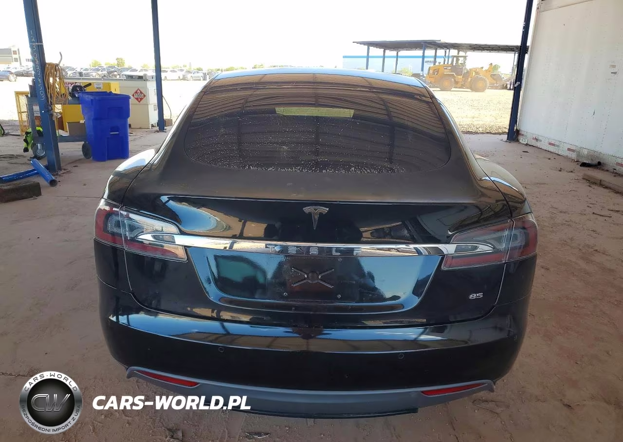 2015 Tesla Model S 85 VIN:5YJSA1H17FF085373 - 6